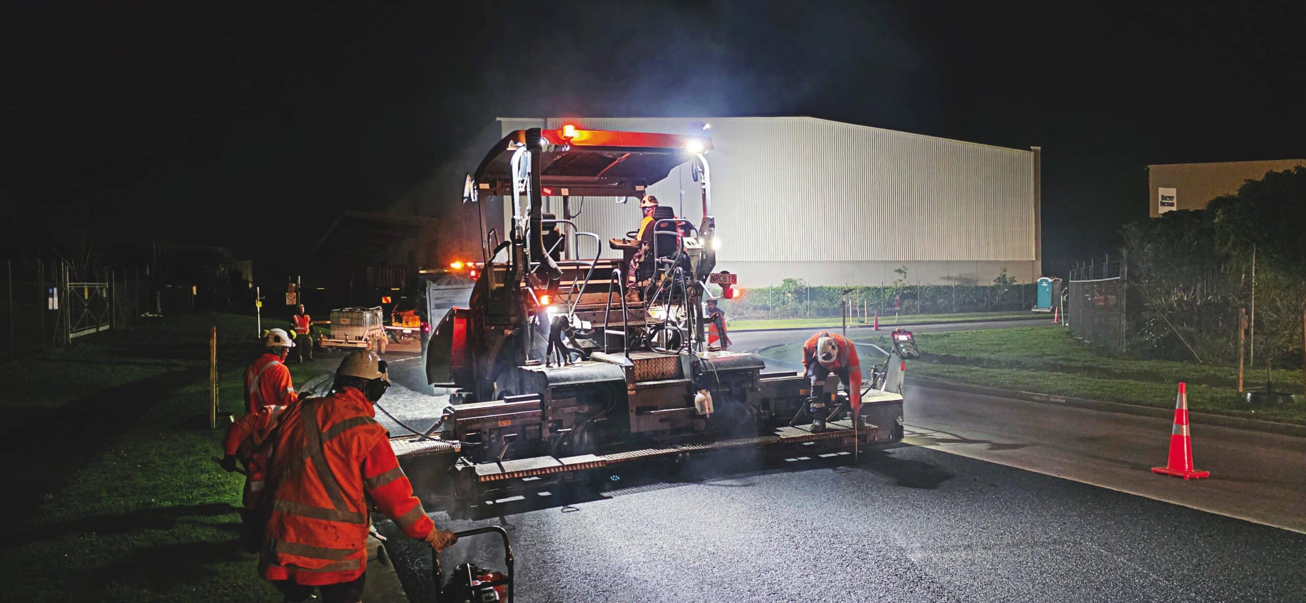 Half of the road surface was delivered with SAMIGreen, with the other half comprising of conventional pavement.