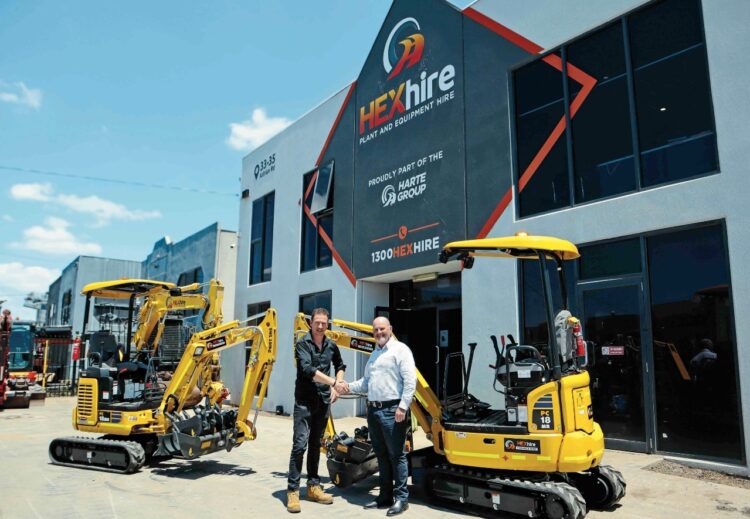 HEXhire Managing Director, Andrew Harte with Komatsu’s Regional Sales Manager for the Southern Region, Andrew Fowkes. Images: Komatsu