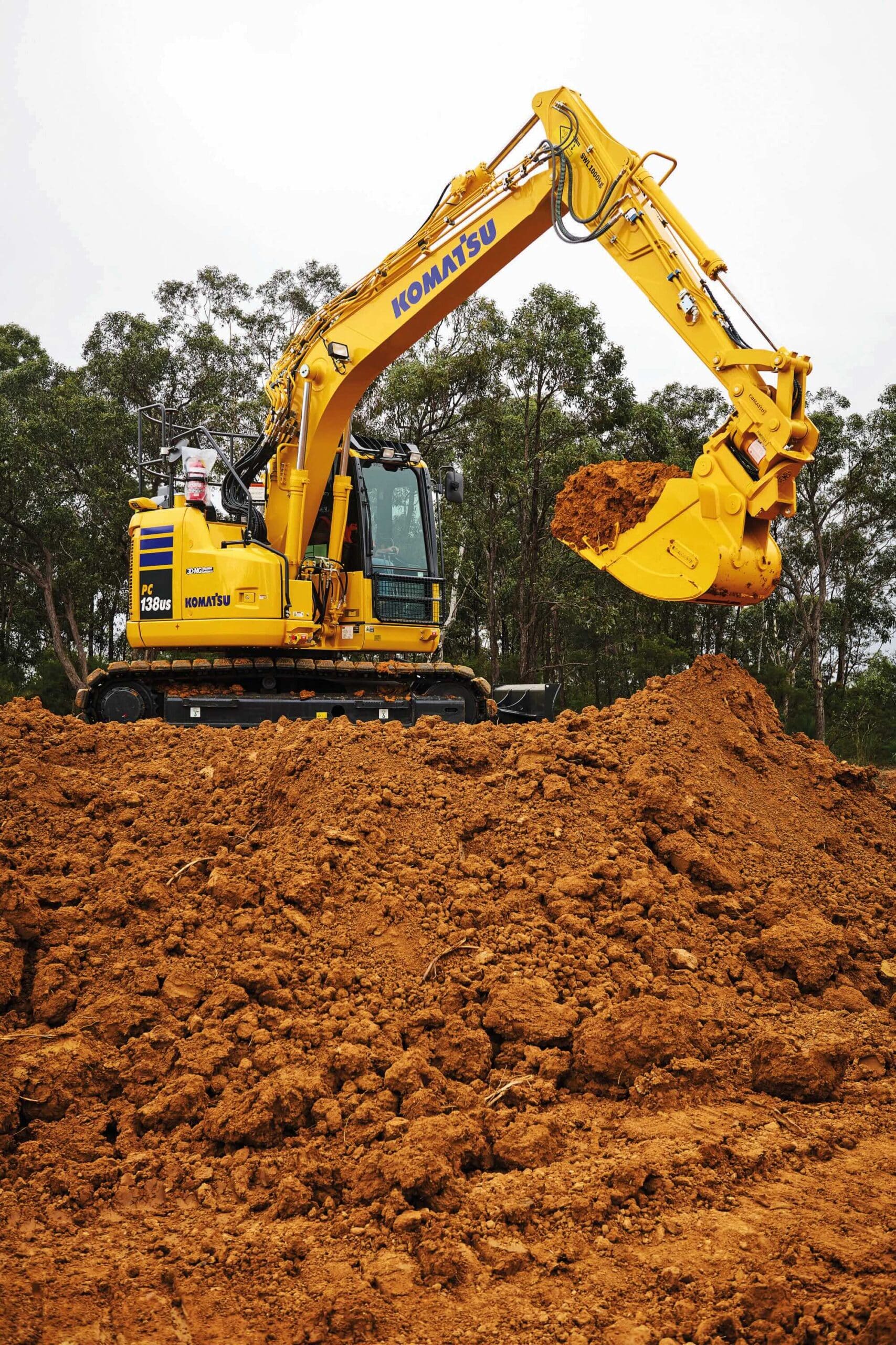 Komatsu’s new PC138US-11 excavator has been engineered with no requirements for Diesel Exhaust Fluid (DEF).