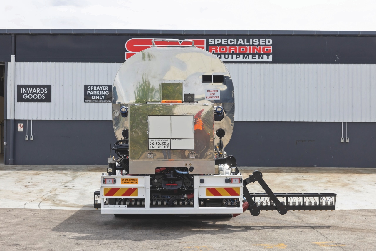 SRE safety-first sprayers: design and traffic risk notes for road engineers