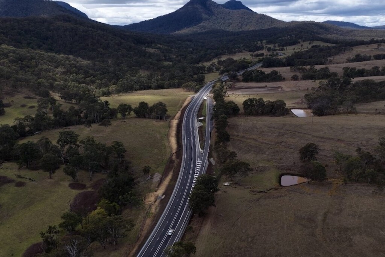 Cunningham Highway safety upgrade: design and pavement notes for engineers